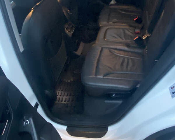 Білий Ауді Ку 5, об'ємом двигуна 1.98 л та пробігом 197 тис. км за 15500 $, фото 6 на Automoto.ua