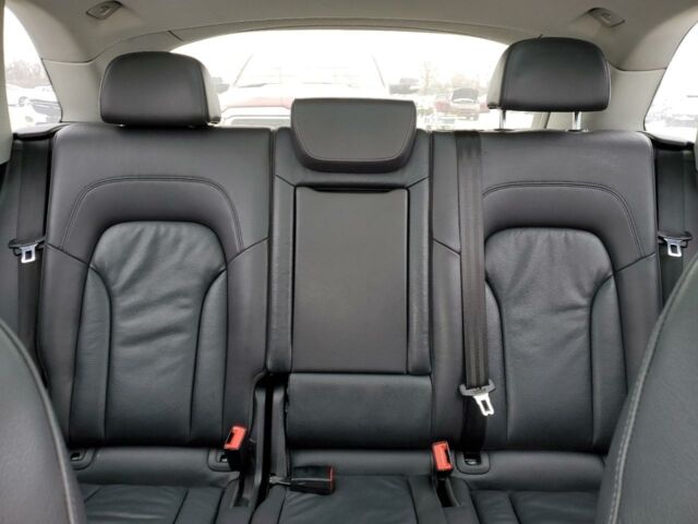 Белый Ауди Ку 5, объемом двигателя 2 л и пробегом 243 тыс. км за 9300 $, фото 9 на Automoto.ua