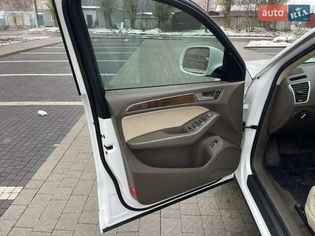 Білий Ауді Ку 5, об'ємом двигуна 2 л та пробігом 250 тис. км за 13999 $, фото 20 на Automoto.ua