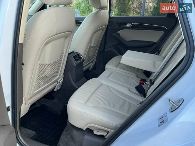 Белый Ауди Ку 5, объемом двигателя 2 л и пробегом 125 тыс. км за 14350 $, фото 27 на Automoto.ua