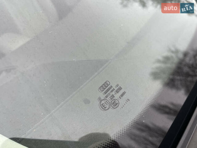 Білий Ауді Ку 5, об'ємом двигуна 2 л та пробігом 250 тис. км за 13999 $, фото 16 на Automoto.ua