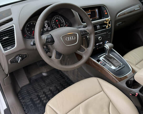 Белый Ауди Ку 5, объемом двигателя 1.98 л и пробегом 229 тыс. км за 15000 $, фото 30 на Automoto.ua