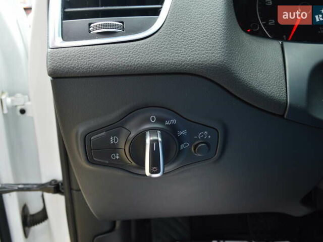 Белый Ауди Ку 5, объемом двигателя 2 л и пробегом 98 тыс. км за 15900 $, фото 16 на Automoto.ua