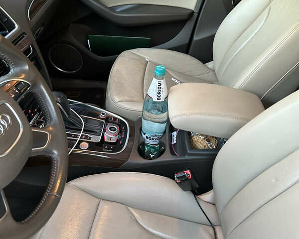 Білий Ауді Ку 5, об'ємом двигуна 1.98 л та пробігом 140 тис. км за 15499 $, фото 10 на Automoto.ua