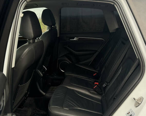 Белый Ауди Ку 5, объемом двигателя 1.98 л и пробегом 160 тыс. км за 18000 $, фото 7 на Automoto.ua