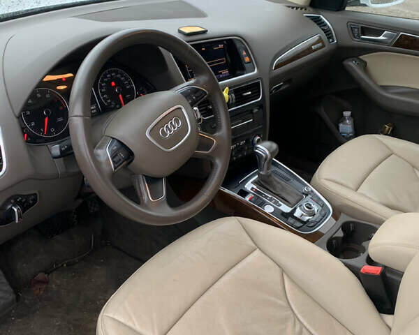 Белый Ауди Ку 5, объемом двигателя 1.98 л и пробегом 140 тыс. км за 18000 $, фото 8 на Automoto.ua