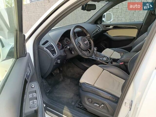 Білий Ауді Ку 5, об'ємом двигуна 3 л та пробігом 202 тис. км за 11800 $, фото 16 на Automoto.ua