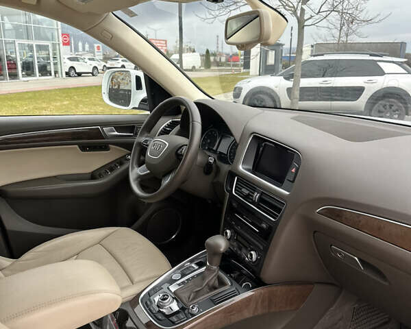 Білий Ауді Ку 5, об'ємом двигуна 2 л та пробігом 113 тис. км за 16500 $, фото 15 на Automoto.ua