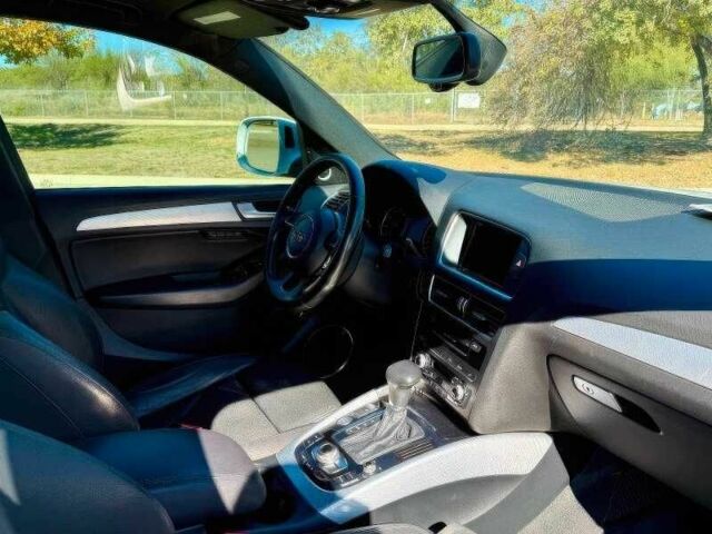 Білий Ауді Ку 5, об'ємом двигуна 2 л та пробігом 110 тис. км за 8000 $, фото 12 на Automoto.ua