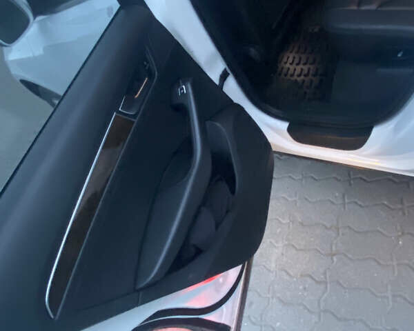 Білий Ауді Ку 5, об'ємом двигуна 1.98 л та пробігом 197 тис. км за 15500 $, фото 8 на Automoto.ua