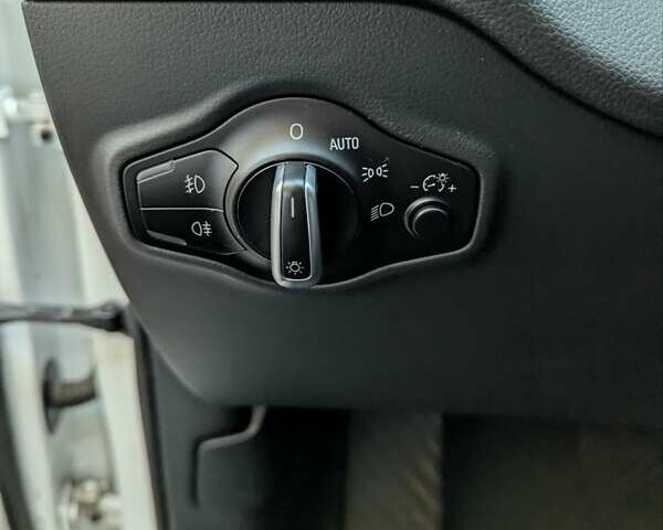 Ауді Ку 5 2015 у Києві на Automoto.ua Білий Ауді Ку 5, об'ємом двигуна 3 л та пробігом 95 тис. км за 17999 $, фото 6 на Automoto.ua