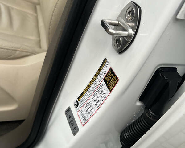 Білий Ауді Ку 5, об'ємом двигуна 2 л та пробігом 205 тис. км за 13450 $, фото 38 на Automoto.ua