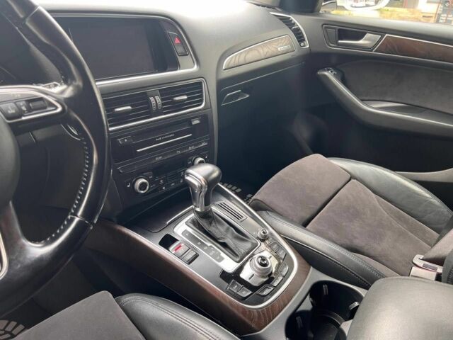 Білий Ауді Ку 5, об'ємом двигуна 2 л та пробігом 223 тис. км за 18900 $, фото 15 на Automoto.ua