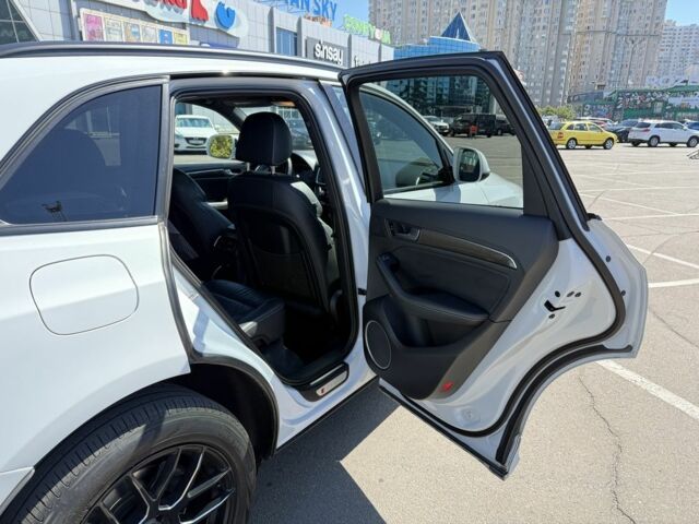 Белый Ауди Ку 5, объемом двигателя 3 л и пробегом 136 тыс. км за 22500 $, фото 7 на Automoto.ua