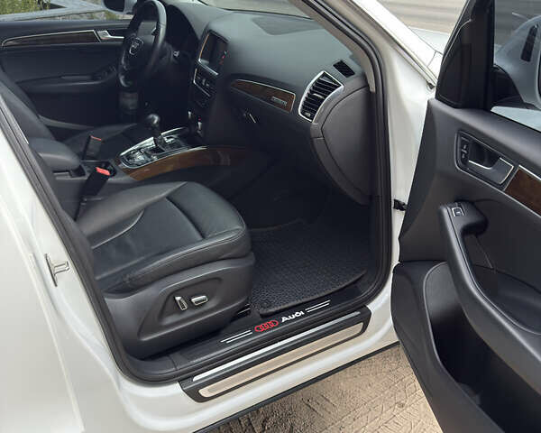 Белый Ауди Ку 5, объемом двигателя 2 л и пробегом 133 тыс. км за 20500 $, фото 11 на Automoto.ua