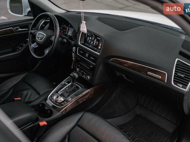 Белый Ауди Ку 5, объемом двигателя 1.98 л и пробегом 170 тыс. км за 14600 $, фото 56 на Automoto.ua