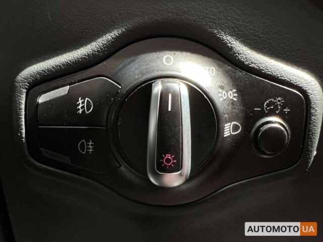 Белый Ауди Ку 5, объемом двигателя 2 л и пробегом 173 тыс. км за 16600 $, фото 20 на Automoto.ua