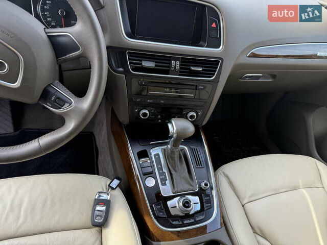 Білий Ауді Ку 5, об'ємом двигуна 2 л та пробігом 201 тис. км за 15999 $, фото 13 на Automoto.ua