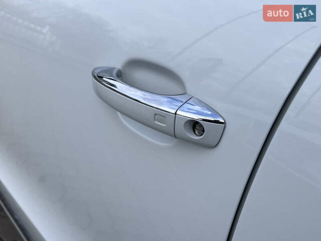 Белый Ауди Ку 5, объемом двигателя 2 л и пробегом 212 тыс. км за 14990 $, фото 11 на Automoto.ua