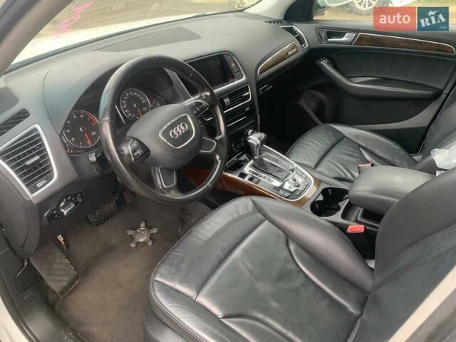 Белый Ауди Ку 5, объемом двигателя 1.98 л и пробегом 173 тыс. км за 9800 $, фото 14 на Automoto.ua