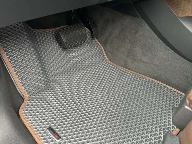 Белый Ауди Ку 5, объемом двигателя 3 л и пробегом 153 тыс. км за 21000 $, фото 4 на Automoto.ua