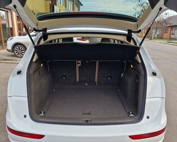 Білий Ауді Ку 5, об'ємом двигуна 2 л та пробігом 190 тис. км за 15555 $, фото 12 на Automoto.ua