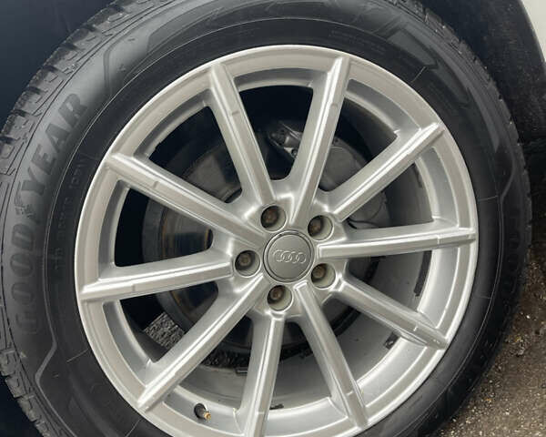 Білий Ауді Ку 5, об'ємом двигуна 2 л та пробігом 199 тис. км за 20900 $, фото 12 на Automoto.ua