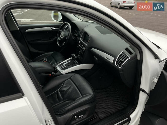 Белый Ауди Ку 5, объемом двигателя 2 л и пробегом 199 тыс. км за 15300 $, фото 7 на Automoto.ua