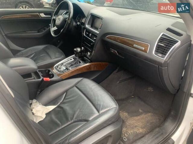 Белый Ауди Ку 5, объемом двигателя 1.98 л и пробегом 173 тыс. км за 9800 $, фото 23 на Automoto.ua