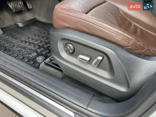 Белый Ауди Ку 5, объемом двигателя 2 л и пробегом 212 тыс. км за 14990 $, фото 17 на Automoto.ua