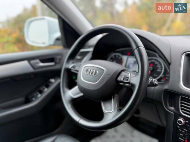 Белый Ауди Ку 5, объемом двигателя 2 л и пробегом 124 тыс. км за 16600 $, фото 26 на Automoto.ua