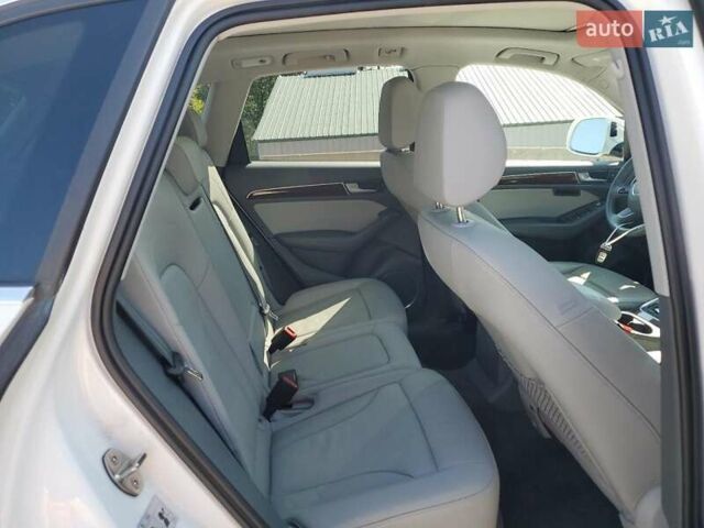 Белый Ауди Ку 5, объемом двигателя 1.98 л и пробегом 84 тыс. км за 3200 $, фото 10 на Automoto.ua
