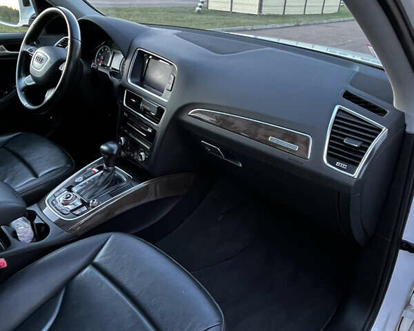 Белый Ауди Ку 5, объемом двигателя 1.98 л и пробегом 146 тыс. км за 16500 $, фото 2 на Automoto.ua