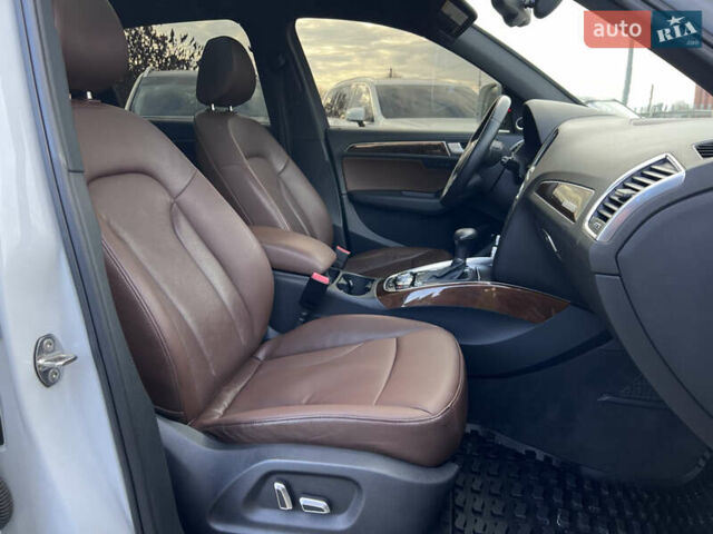 Белый Ауди Ку 5, объемом двигателя 2 л и пробегом 212 тыс. км за 14990 $, фото 31 на Automoto.ua