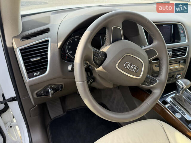 Білий Ауді Ку 5, об'ємом двигуна 2 л та пробігом 201 тис. км за 15999 $, фото 10 на Automoto.ua
