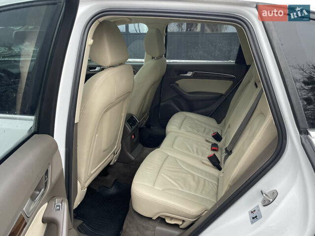 Білий Ауді Ку 5, об'ємом двигуна 2 л та пробігом 250 тис. км за 13999 $, фото 31 на Automoto.ua