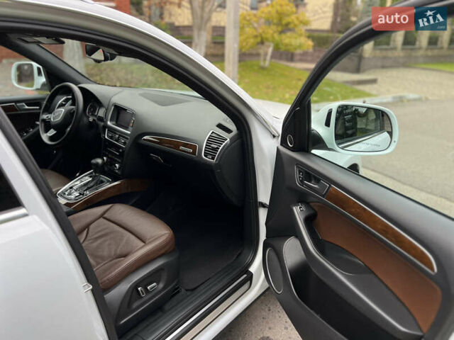 Ауди Ку 5 2015 в Ровно на Automoto.ua Белый Ауди Ку 5, объемом двигателя 2 л и пробегом 167 тыс. км за 14700 $, фото 17 на Automoto.ua