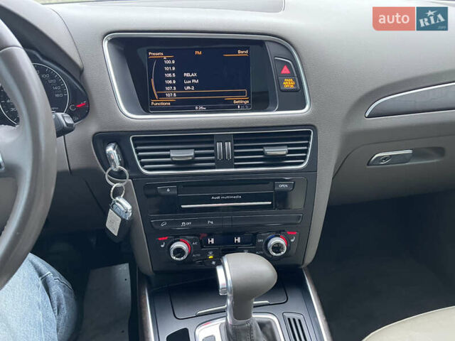 Білий Ауді Ку 5, об'ємом двигуна 2 л та пробігом 253 тис. км за 13500 $, фото 29 на Automoto.ua