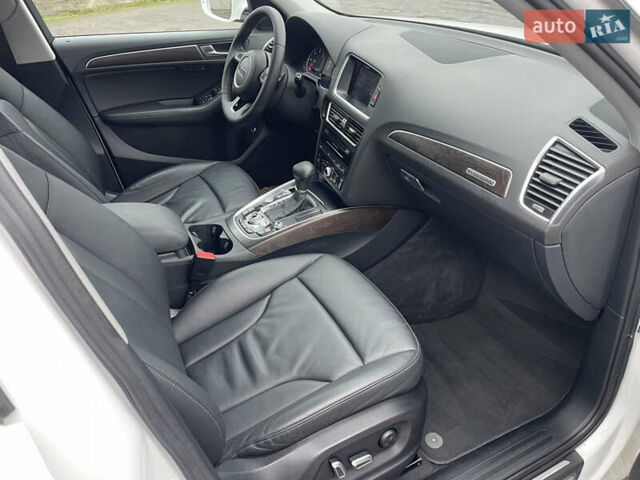 Білий Ауді Ку 5, об'ємом двигуна 2 л та пробігом 199 тис. км за 20900 $, фото 21 на Automoto.ua