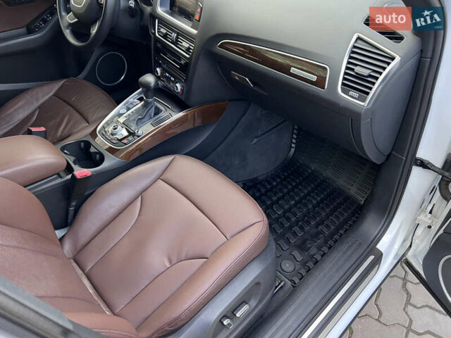 Белый Ауди Ку 5, объемом двигателя 2 л и пробегом 212 тыс. км за 14990 $, фото 32 на Automoto.ua