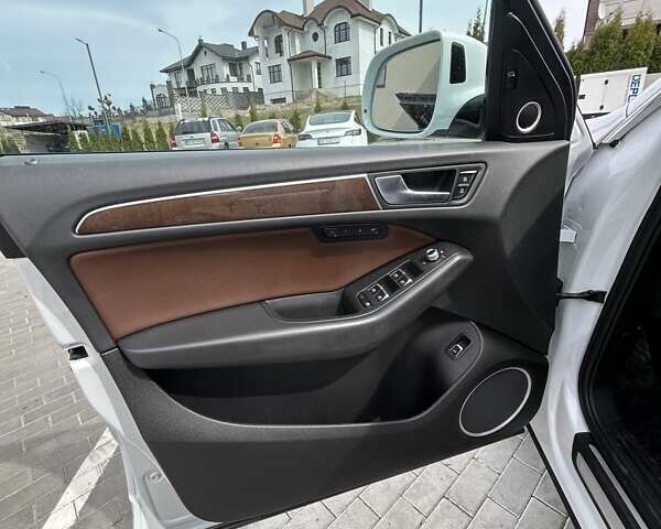 Белый Ауди Ку 5, объемом двигателя 1.98 л и пробегом 170 тыс. км за 19000 $, фото 13 на Automoto.ua