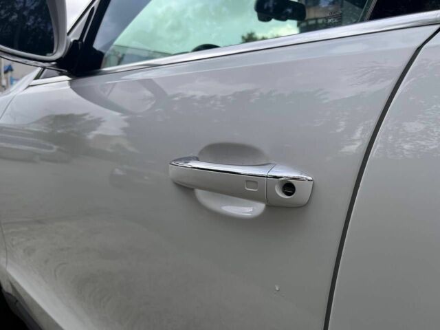 Білий Ауді Ку 5, об'ємом двигуна 2 л та пробігом 223 тис. км за 18900 $, фото 10 на Automoto.ua