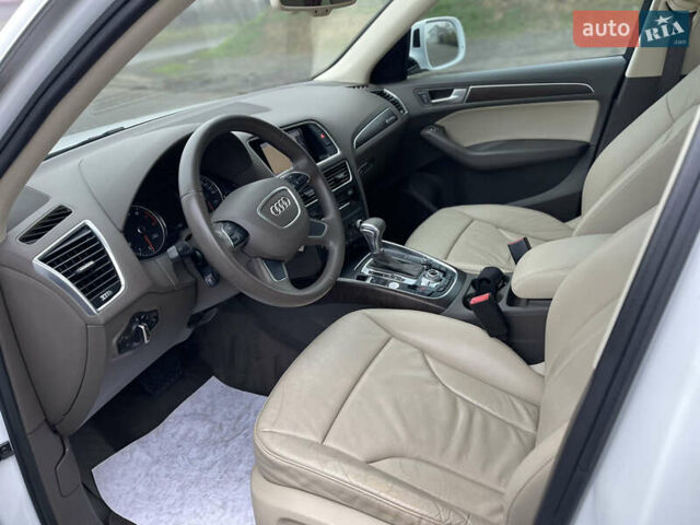Білий Ауді Ку 5, об'ємом двигуна 2 л та пробігом 253 тис. км за 13500 $, фото 25 на Automoto.ua