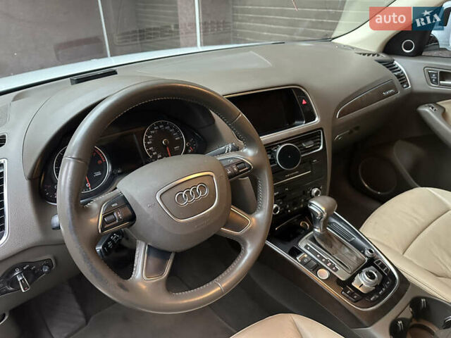 Белый Ауди Ку 5, объемом двигателя 2 л и пробегом 155 тыс. км за 24500 $, фото 37 на Automoto.ua