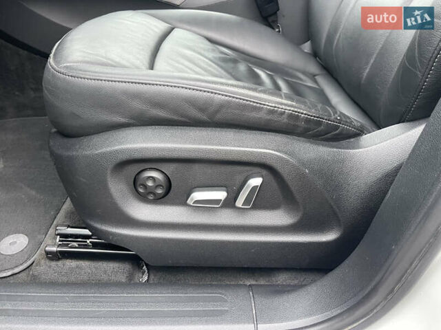 Білий Ауді Ку 5, об'ємом двигуна 2 л та пробігом 199 тис. км за 20900 $, фото 16 на Automoto.ua