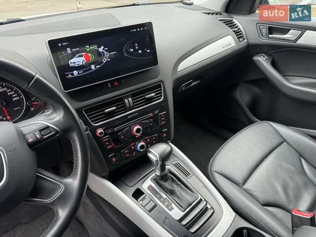 Белый Ауди Ку 5, объемом двигателя 2 л и пробегом 129 тыс. км за 15450 $, фото 48 на Automoto.ua