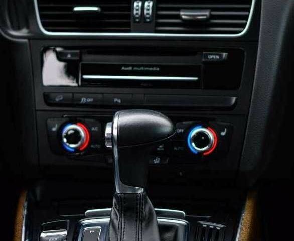 Белый Ауди Ку 5, объемом двигателя 2 л и пробегом 93 тыс. км за 12000 $, фото 7 на Automoto.ua