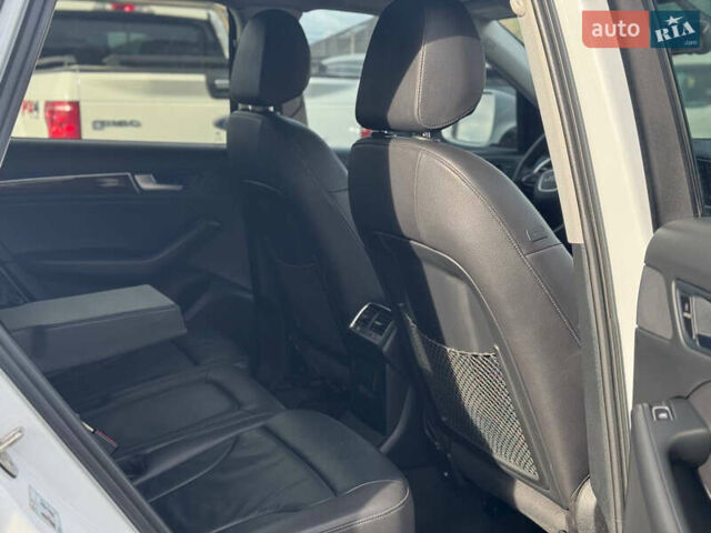 Белый Ауди Ку 5, объемом двигателя 1.98 л и пробегом 298 тыс. км за 16000 $, фото 5 на Automoto.ua