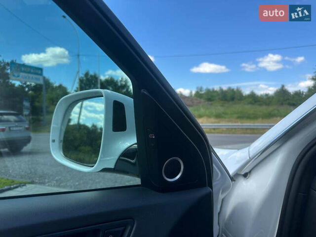 Белый Ауди Ку 5, объемом двигателя 1.98 л и пробегом 183 тыс. км за 18900 $, фото 22 на Automoto.ua