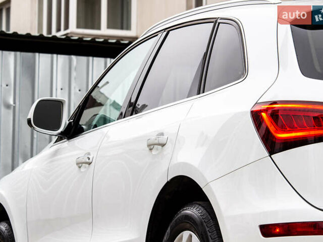 Белый Ауди Ку 5, объемом двигателя 1.98 л и пробегом 99 тыс. км за 15800 $, фото 26 на Automoto.ua